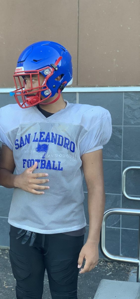 JV lineman Anthony Afusia, 10